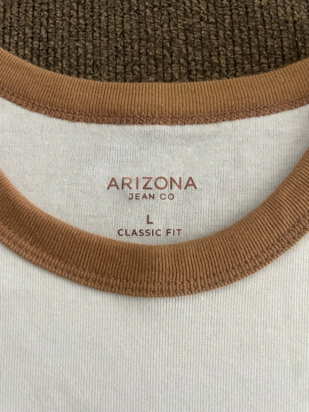 NWT Women’s/Juniors Arizona Jean CO Classic Fit Semi Crop Short Sleeve Tee Sz L - Picture 3 of 4